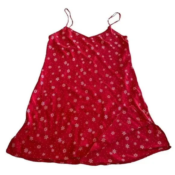 GUC Red Winter Nightie with Snowflakes - Picture 1 of 11